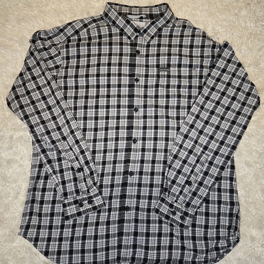 Columbia Casual Black and White Button Down Shirt